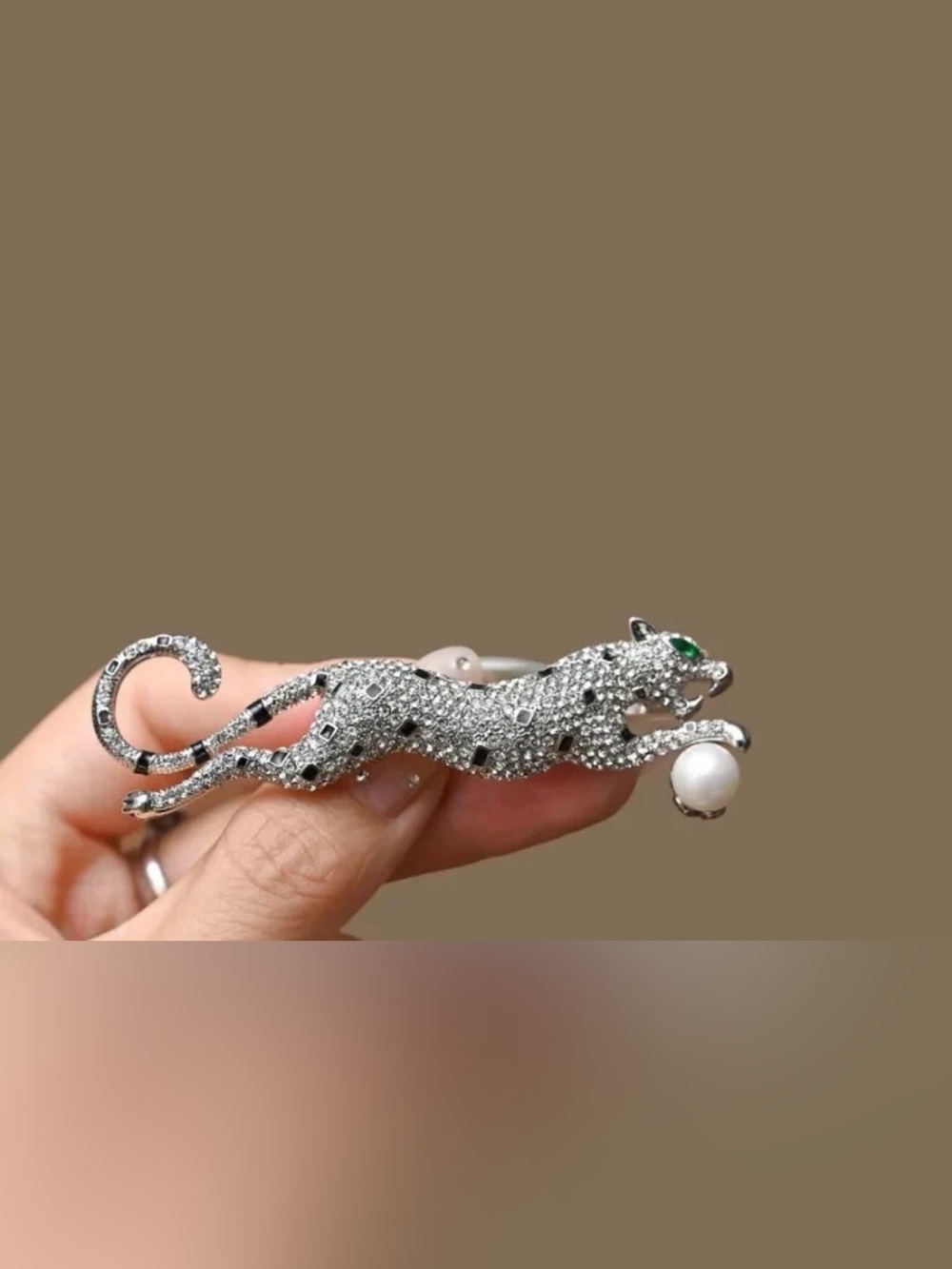 Fashion Jewelry Silver/Crystal Leopard Brooch with Green Eye and Pearl